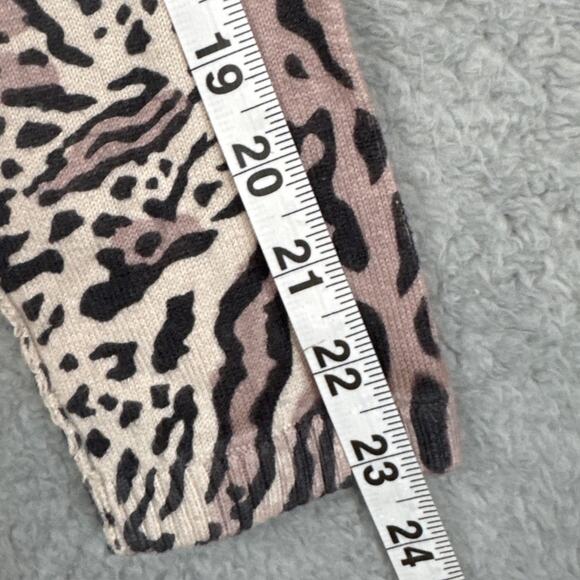 ATM Women's Cashmere Blend V-Neck Sweater Animal Print Size S NWT Elevated - Picture 7 of 11